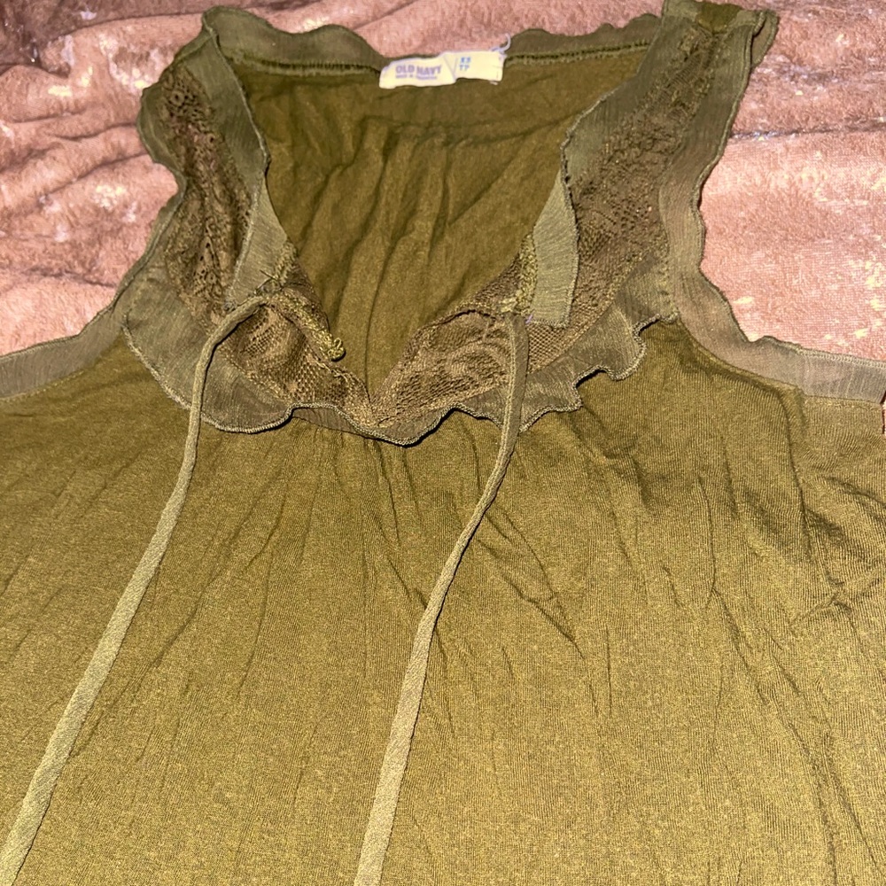 Pretty lace tank top